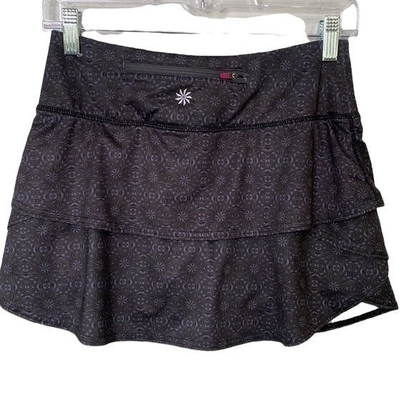 Athleta Swagger Tennis Skirt Skort Black with Blue Floral Print Tiered Ruffle - Picture 5 of 15